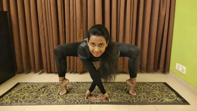 Yogifitmonica logo