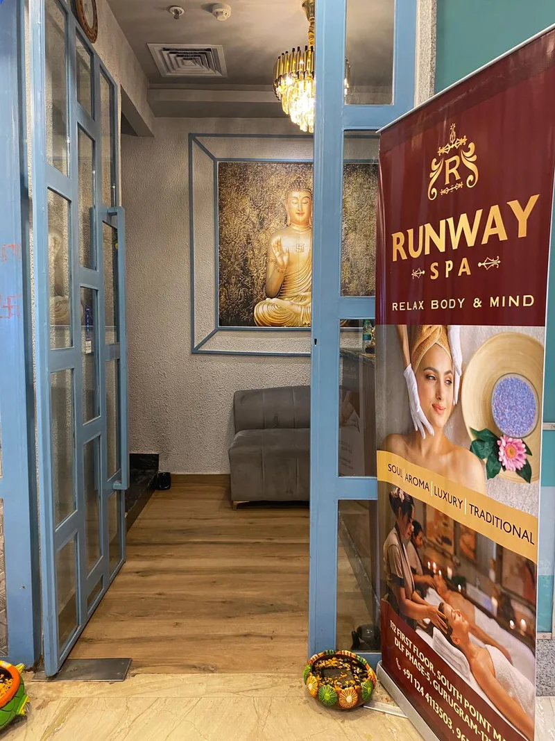 Runway Spa logo