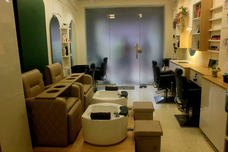 Seema's Hair & Skin Clinique - Ladies Beauty Parlour & Nail Salon logo