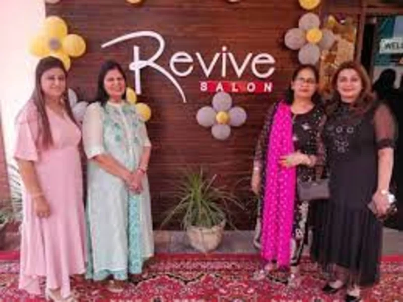 Revive Salon logo