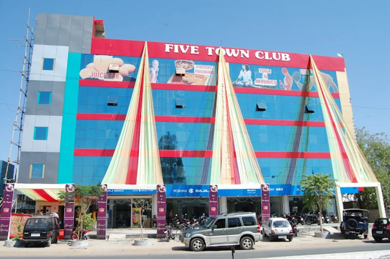 FIVE TOWN CLUB In Udaipur logo
