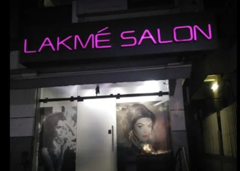 Lakme salon logo