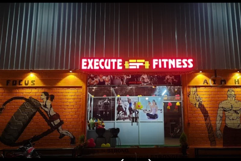 Execute fitness logo