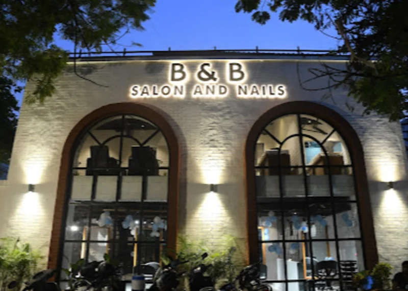 B&B salon and nails Vastrapur logo