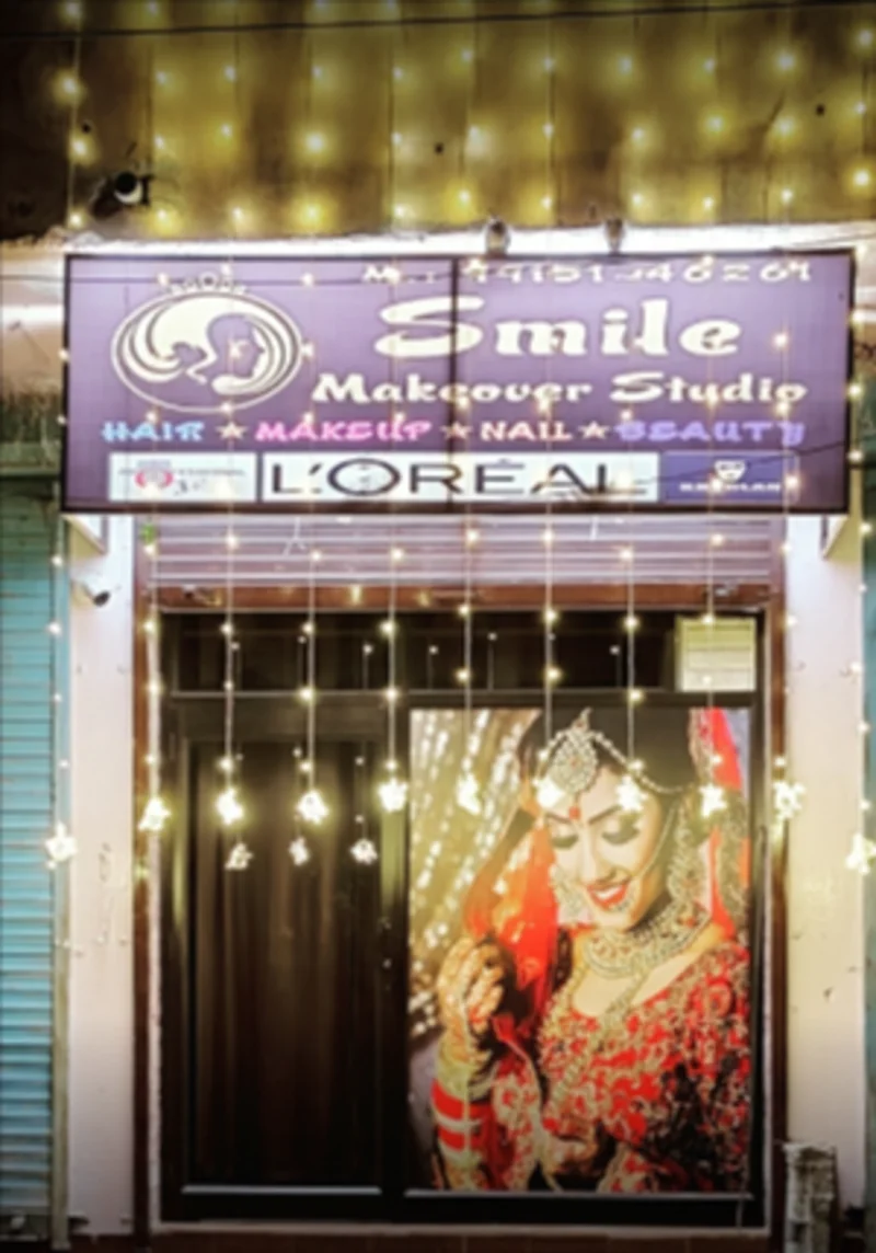Smile Makeover STUDIO logo